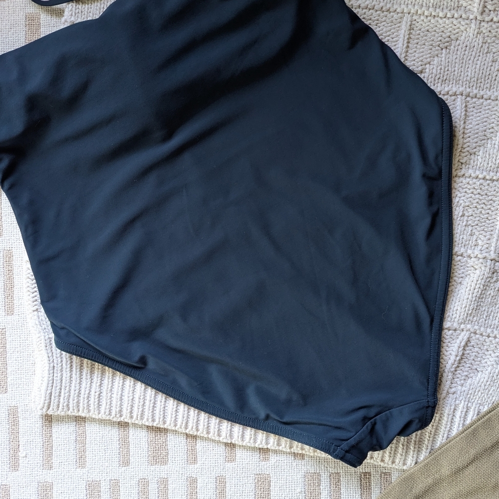Gapbody | Ruched One Piece Swim Suit - Picture 7 of 13